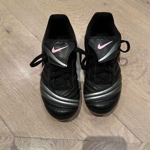 Nike Soccer Cleats Size 1.5 Y